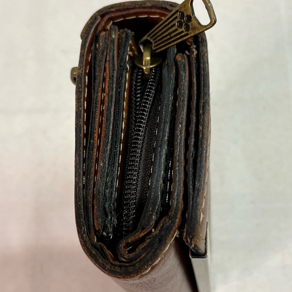 Patricia Nash Cametti trifold brown leather wallet with many compartments - Picture 3 of 13